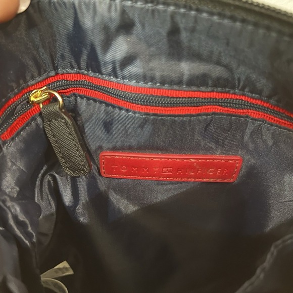 Vintage Tommy Hilfiger Black Crossbody 9x9 with Strap Included Y2K Style - Picture 4 of 8